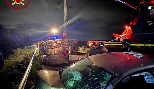 Violento scontro sulla provinciale 9 a Sestu: camion ribaltato, conducenti feriti