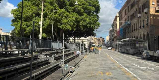 Cagliari, ecco le transenne per la Festa di Sant'Efisio: disagi al traffico in centro