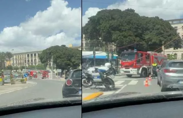 Cagliari, cadono i cavi della metro in via Roma: traffico in tilt (VIDEO)