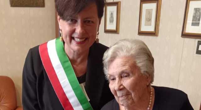Cagliari festeggia i 100 anni di Marcella Usai: una nuova centenaria in città