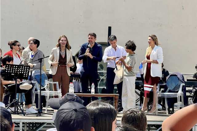 Cagliari, il giovane Samuele dal palco del Lazzaretto: 