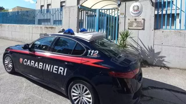 Iglesias, droga in cambio di rapporti sessuali con una minore: 59enne arrestato