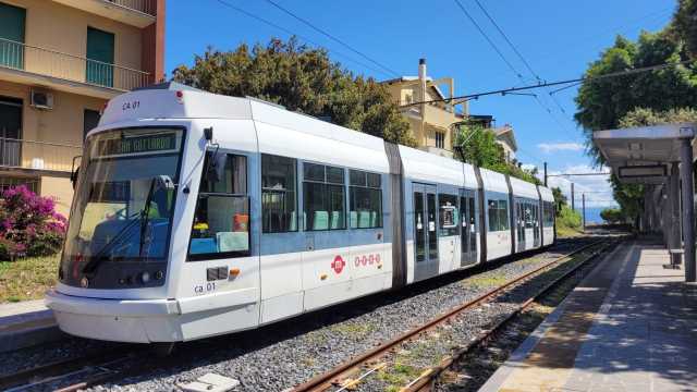 Cagliari, la metro è quasi pronta a ripartire nel tratto Caracalla-Repubblica: le prove tecniche (Video)