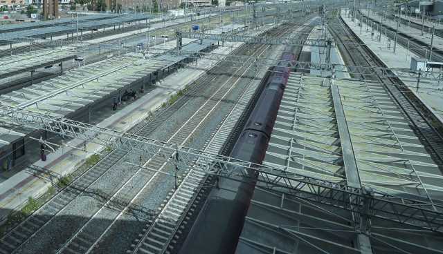 Ragazzina di 14 anni travolta e uccisa da un treno a Cesano Maderno