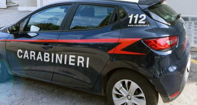 Capoterra, minacciata con una pistola e obbligata a salire su un'auto: 21enne accusato di sequestro di persona