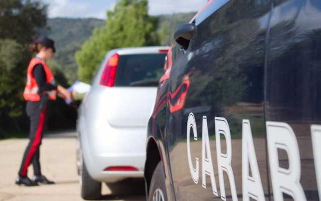 Guida ubriaco sulla 125 e fugge all'alt, inseguimento dei carabinieri fino a Cardedu