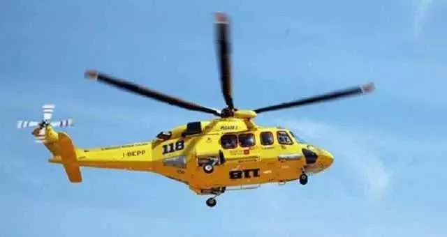 Scontro fra auto e moto sulla 125 a Siniscola: sul posto l'elicottero