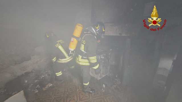 Paura a Orani, scoppia un incendio in una casa: 