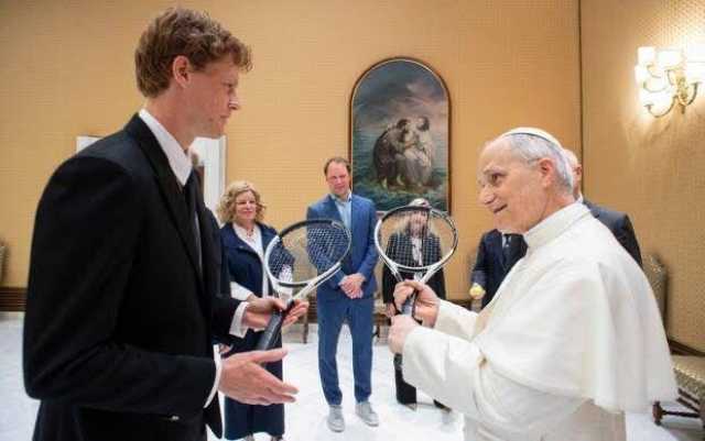 Papa Leone XIV riceve Jannik Sinner: 