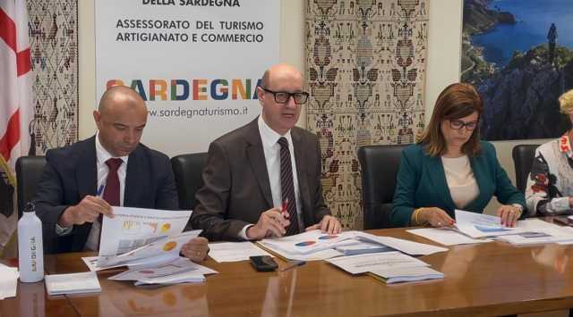 Turismo, numeri record in Sardegna nel 2024: 