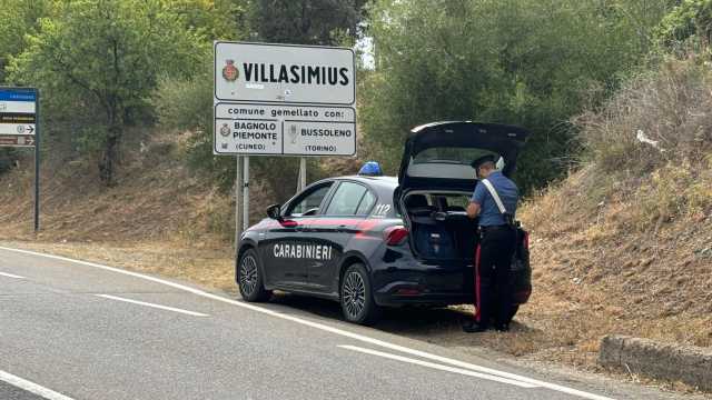 Quasi 6mila euro in contanti, gioielli e vestiti: arrestati i 