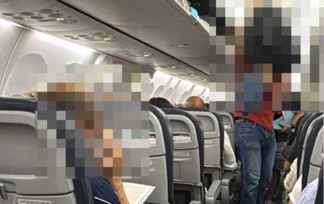 Attimi di paura sul volo Cagliari-Milano, giù le maschere d'ossigeno: 