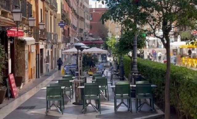 Stretta sulle recensioni fake, le reazioni in Sardegna: 