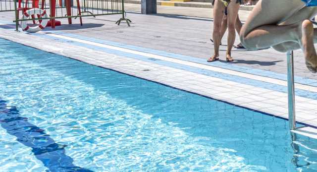 Intossicati dopo il bagno in piscina a Roma: il bambino più grave è originario di Oristano
