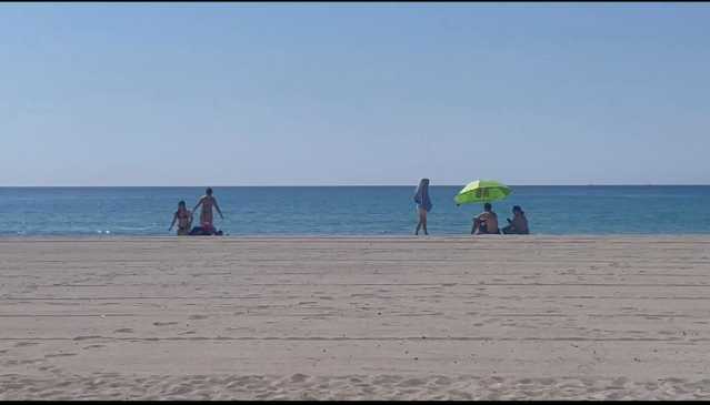 Cagliari, il sindaco revoca il divieto di balneazione al Poetto: 