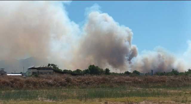 Enorme incendio a San Gavino e tra Monastir e Villasor: il fumo arriva fino al Cagliaritano