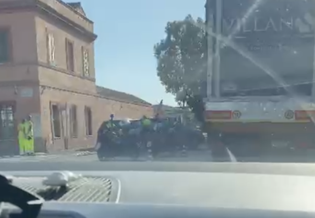 Cagliari, incidente tra due auto in viale la Playa: traffico in tilt 