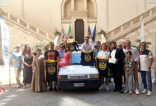 Da Praga al Kazakistan con una Fiat Uno comprata a Iglesias: anche Tdm 2000 di Cagliari al Rally di beneficenza