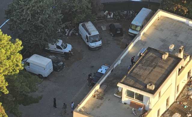 Selargius, colpi di machete a una tartaruga per mangiarla: la scoperta durante lo sgombero di un capannone