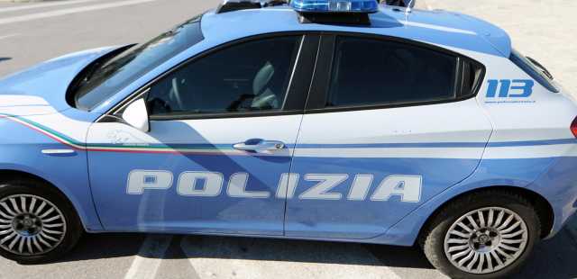 Cagliari, sorpreso a rubare dentro l'auto in sosta in viale Trieste: arrestato