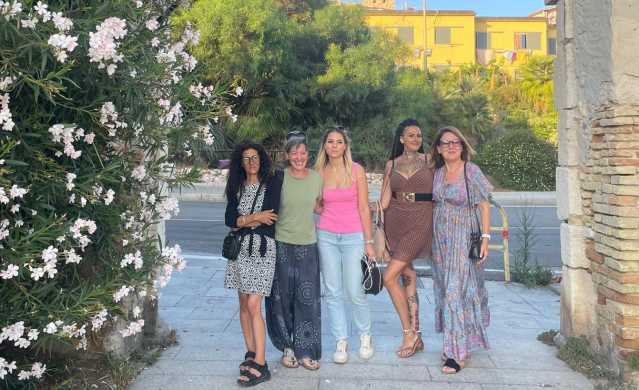 Avevano abbandonato la scuola da adolescenti, ora il riscatto: diplomate sei madri e lavoratrici di Sant'Elia