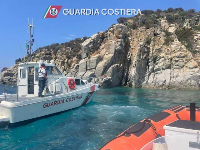 Solanas, precipita da uno scoglio e fa un volo di tre metri: quindicenne in codice rosso