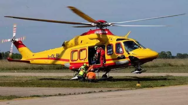 Incidente in un'officina a Buddusò: operaio schiacciato da una ruota di un tir, è grave
