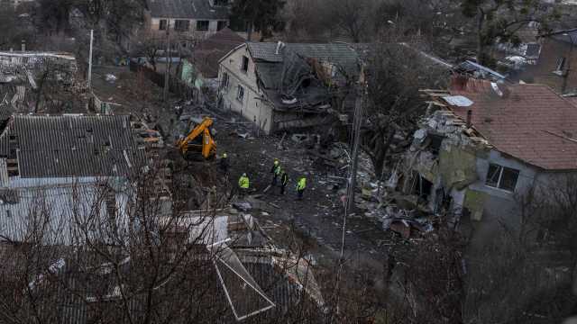Attacco notturno a Kiev: almeno 8 le vittime, ci sono anche minori