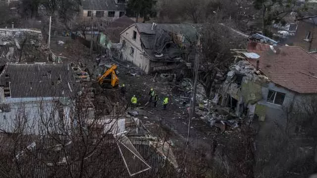 Attacco notturno a Kiev: almeno 8 le vittime, ci sono anche minori