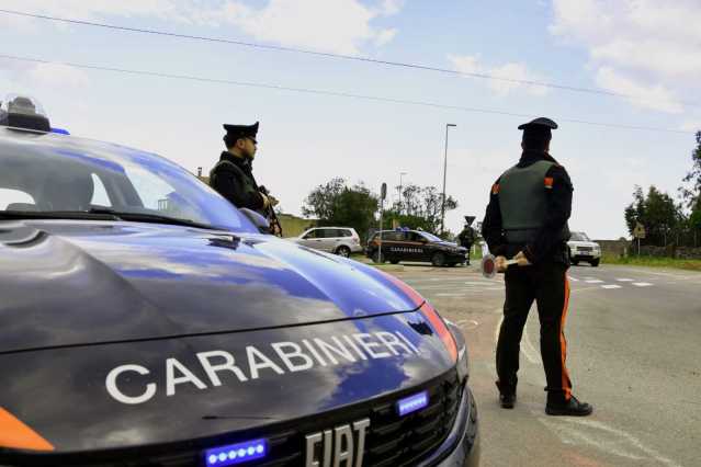Monserrato, a bordo di una Punto rubata e con la targa 