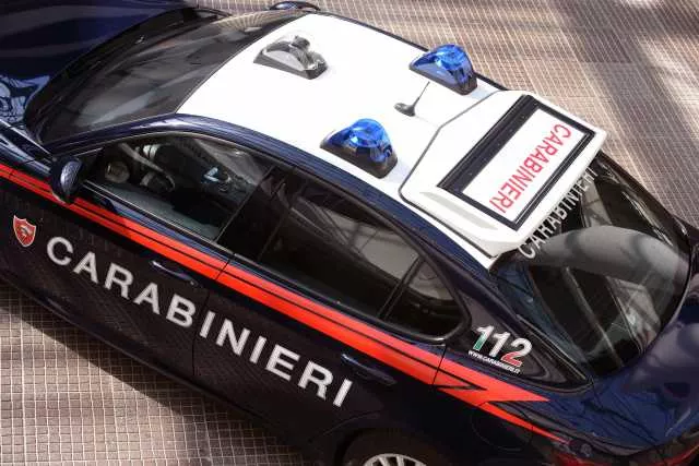 Latitante ricercato per tratta di esseri umani e sfruttamento: era in vacanza a Cagliari