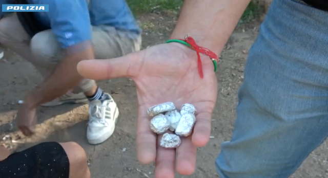 Cagliari, smantellata un'attività di spaccio di droga nelle piazze di San Michele (video)