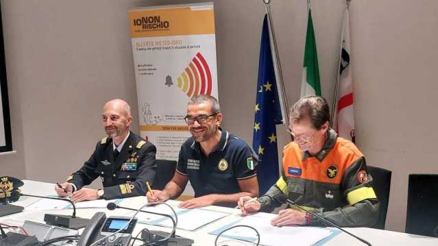 Emergenza incendi in Sardegna: firmato il protocollo tra Protezione civile e Aeronautica