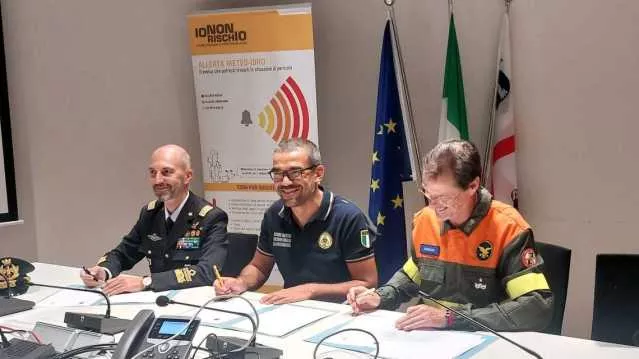 Emergenza incendi in Sardegna: firmato il protocollo tra Protezione civile e Aeronautica