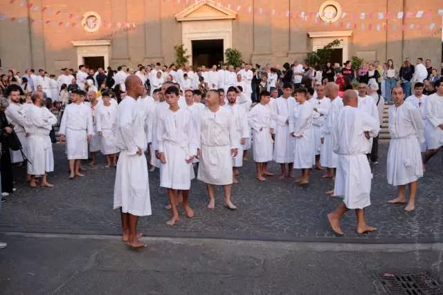Cabras, a San Salvatore si rinnova il voto degli Scalzi: oltre 900 