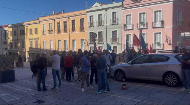 Eurallumina, Rusal congela i fondi ed esplode la protesta a Cagliari: 