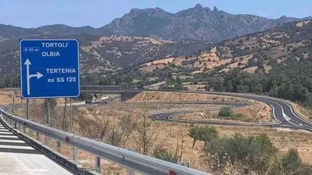Nuova Orientale Sarda: al via gli interventi per l'illuminazione della rotatoria di Tortolì