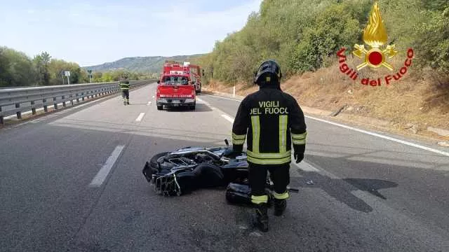 Orune, centauro perde il controllo della moto sulla 131 dcn: interviene l'elisoccorso
