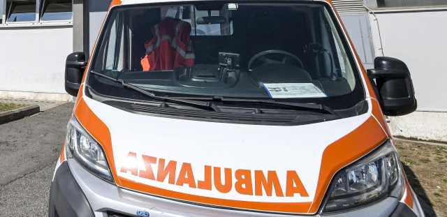 Cagliari, pugno in faccia a un operatore del 118 che lo sta soccorrendo: arrestato