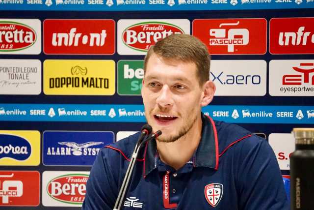 Belotti si presenta: 