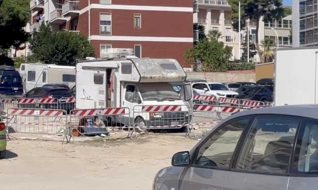 Cagliari, trovato il corpo di un uomo dentro un camper parcheggiato