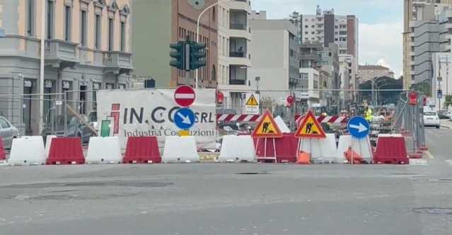 Cagliari, si rompe la condotta idrica nel cantiere della metro in viale Diaz