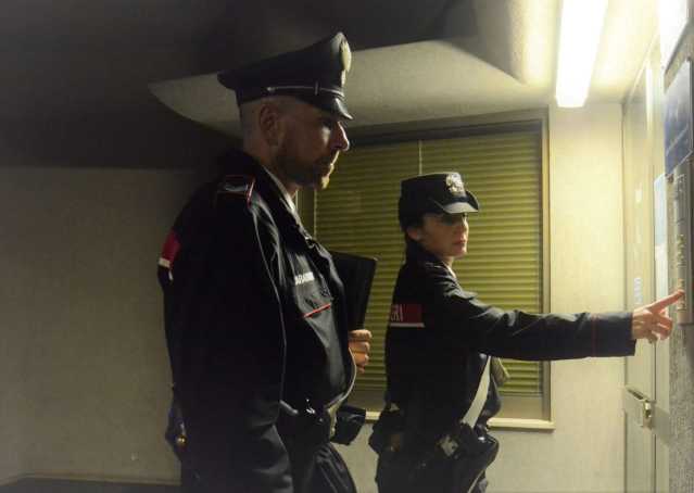 Gonnesa, perseguita e picchia la ex compagna davanti alla figlia: braccialetto elettronico per un 49enne