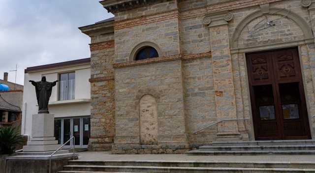 Rubava le offerte in chiesa a Gonnosfanadiga: arrestato un diciannovenne