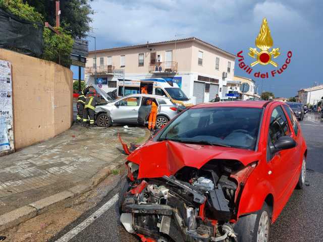 Scontro fra due auto a Posada: quattro feriti in ospedale