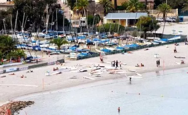 Bullismo tra giovanissimi atleti a Cagliari, pene inasprite: sospesi i vertici del Windsurf club