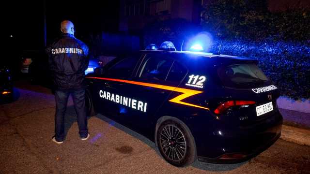 Carabinieri Piacenza Piacenza, accoltella il compagno dell’ex fidanzata e poi si dà fuoco: 32enne in fin di vita