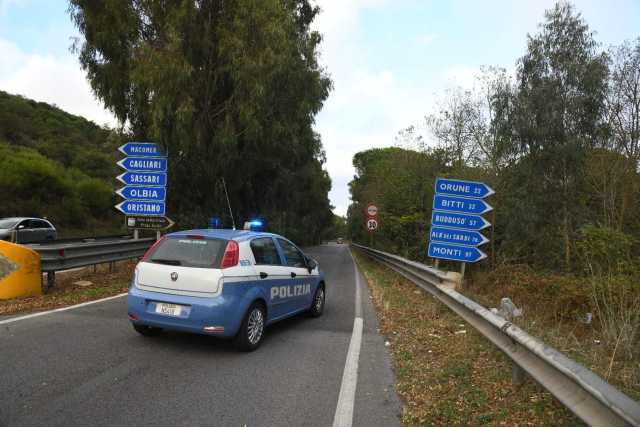 Colpo al deposito di Monopoli di Stato a Prato Sardo: rubato tabacco, caccia ai ladri