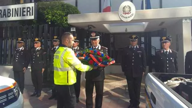 Sirene accese per i carabinieri morti in un'esplosione, anche a Cagliari il ricordo (VIDEO)