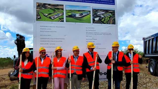 A Mandas posata la prima pietra della centrale a idrogeno: 